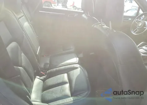 2017 Porsche Cayenne Hybrid Platinum z USA, uszkodzony, nr VIN WP1AE2A29HLA74933